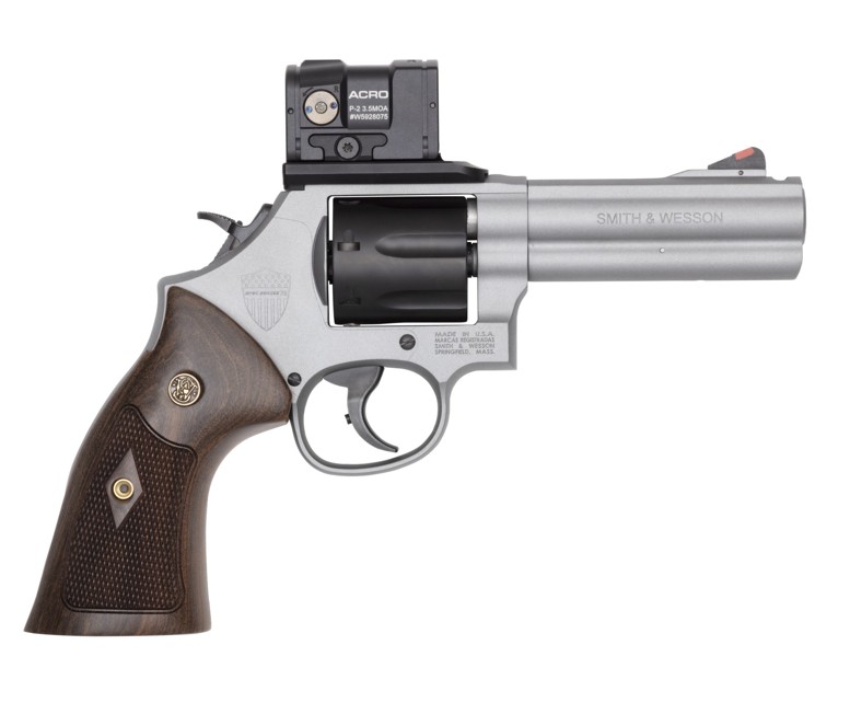 SMITH & WESSON 686 PLUS 357 MAG 4.12IN BARREL 7RD TITANIUM SPEC SERIES R BUNDLE 14635